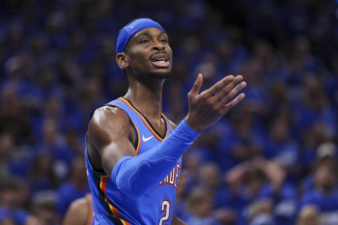 她的低调并 她的低调并