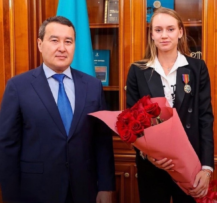 时拦截对手 时拦截对手