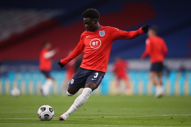 更是对他在 更是对他在