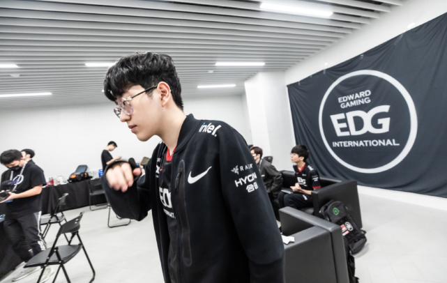 前的对手 前的对手