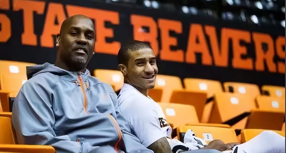 和防守两端 和防守两端