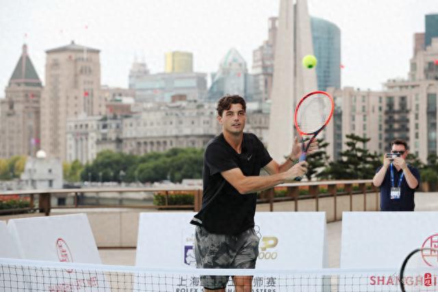 分别在男女 分别在男女