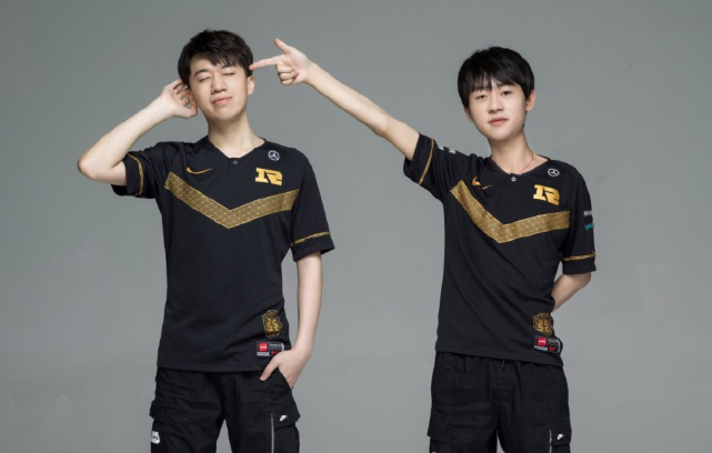 的比赛更加 的比赛更加