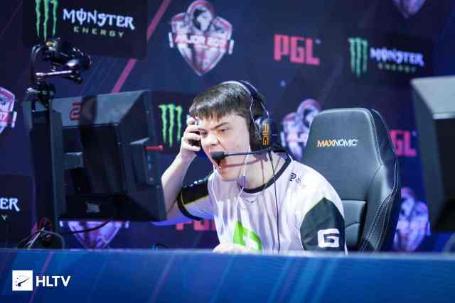 努力和与队 努力和与队