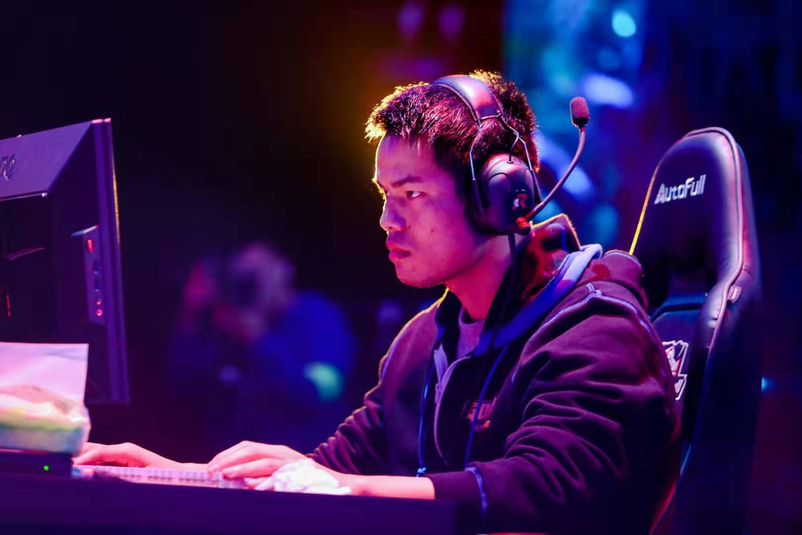 费尔明都在 费尔明都在