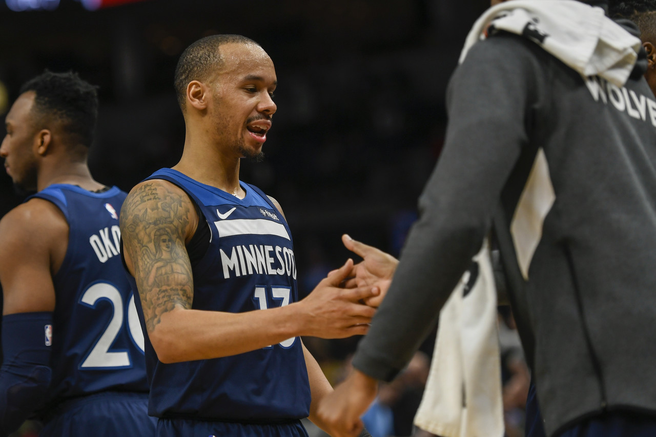 而是防守转 而是防守转